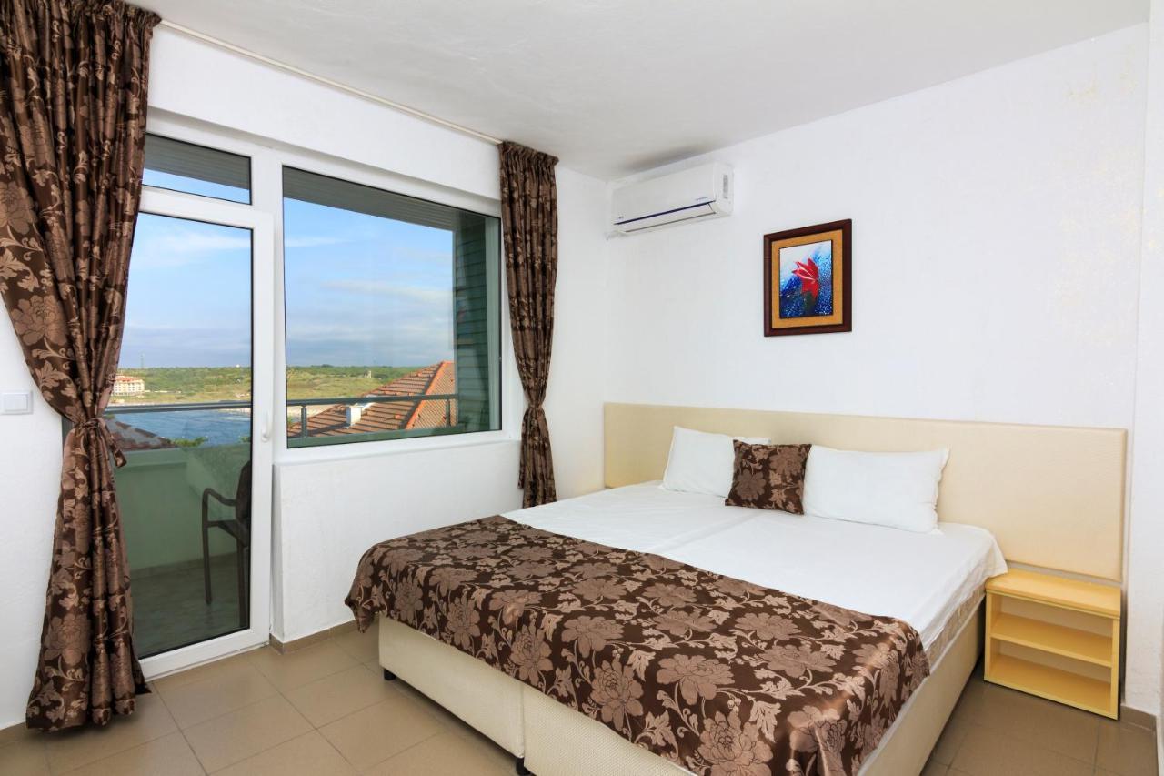Guesthouse Sunny Dream Tsarevo Exterior photo